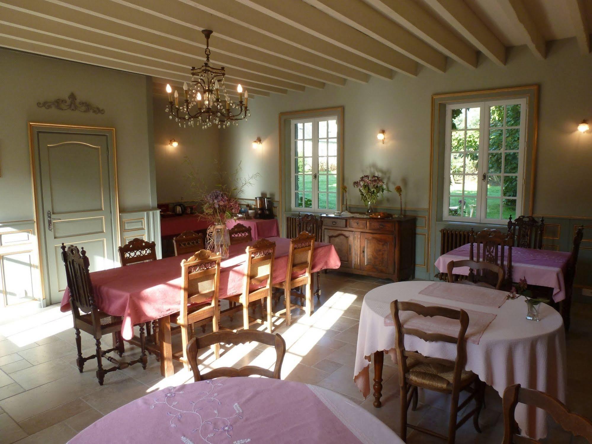 Bed and Breakfast Manoir De Savigny Valognes Exterior foto