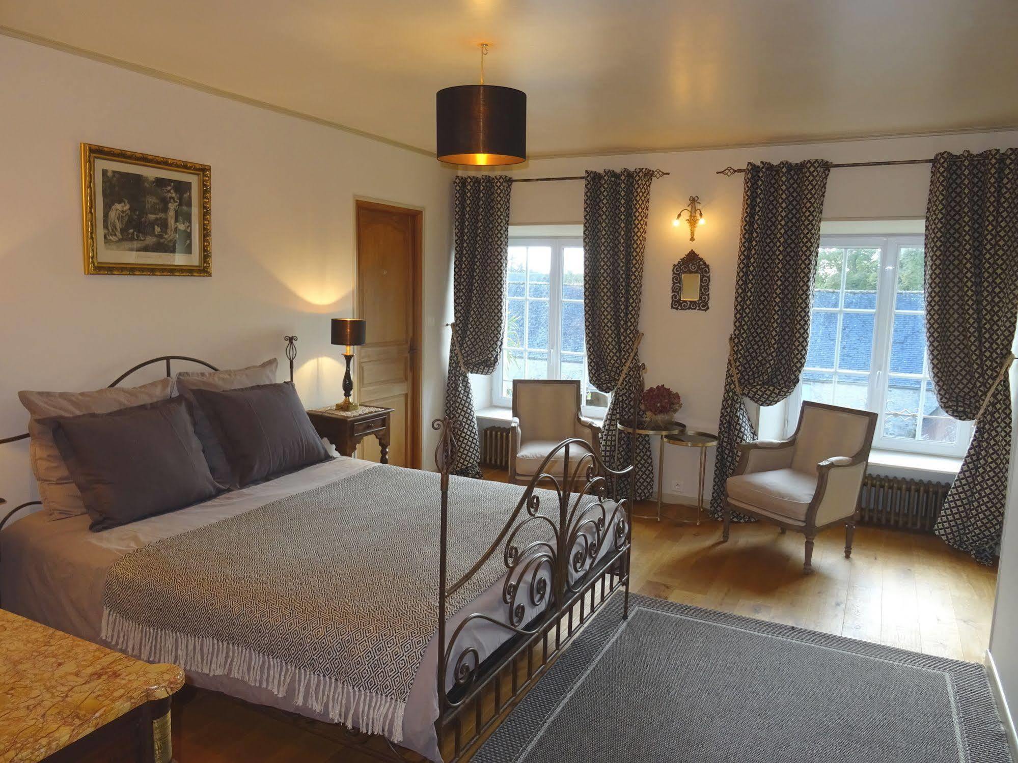 Bed and Breakfast Manoir De Savigny Valognes Exterior foto